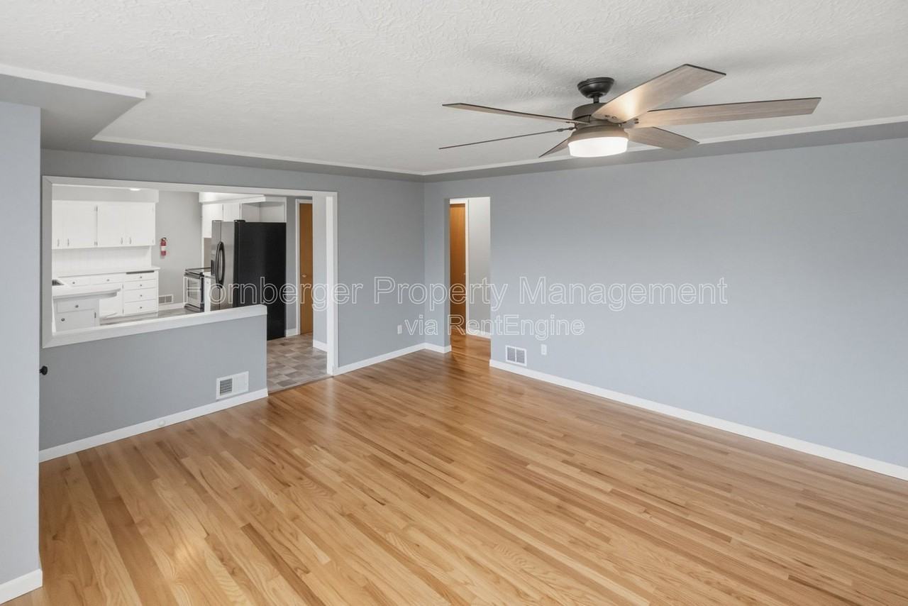 612 E Walton Ave - Photo 4 of 19