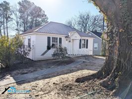 featured image of 2414 Albany St
