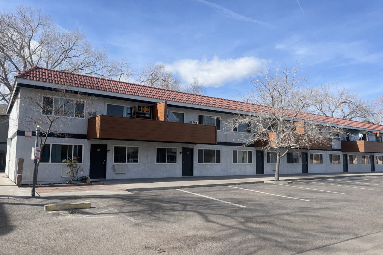 Elm Glen Apartments - Photo 3 of 33