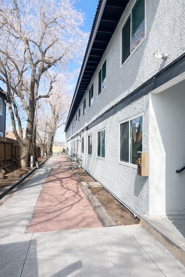 Elm Glen Apartments - Photo 5 of 33