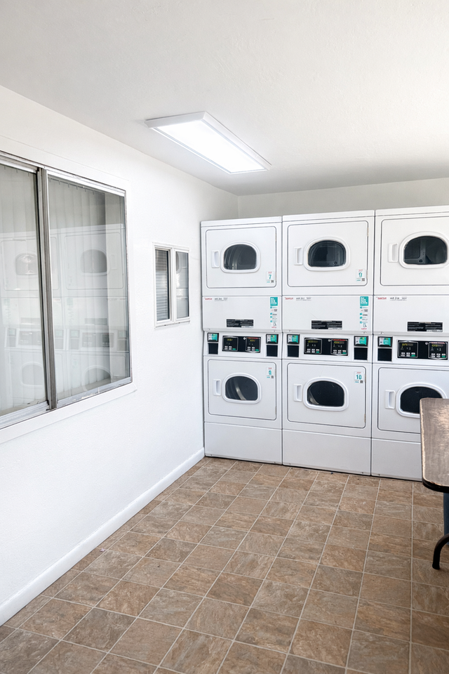 Elm Glen Apartments - Photo 7 of 33