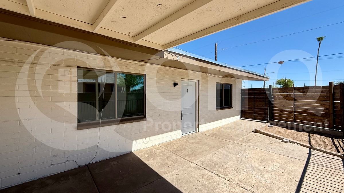 1014 N 28th St #1 - Photo 2 of 12