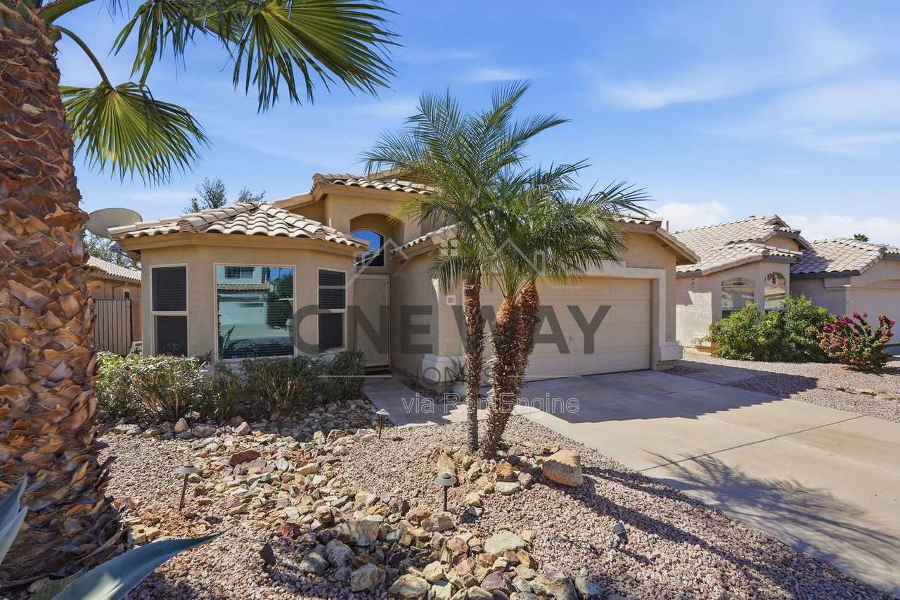 1307 E Century Ave - Photo 3 of 45