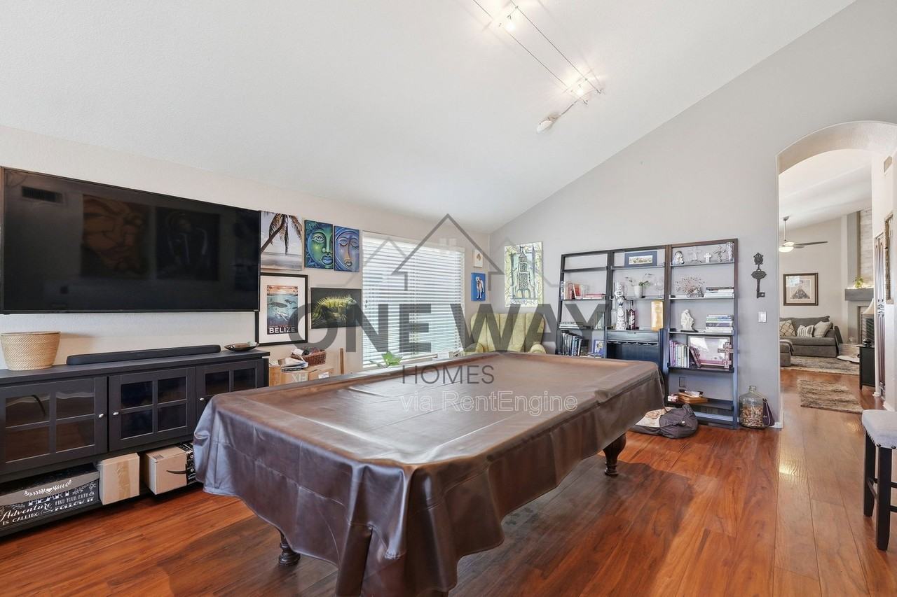 1307 E Century Ave - Photo 4 of 45