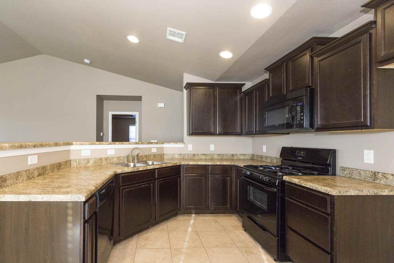 440-660 E 147th St - Photo 3 of 33