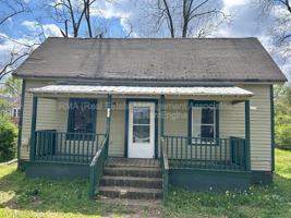 featured image of 522 W Slaton Ave