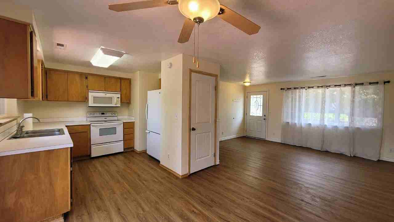 237 Lancaster Ave - Photo 3 of 14