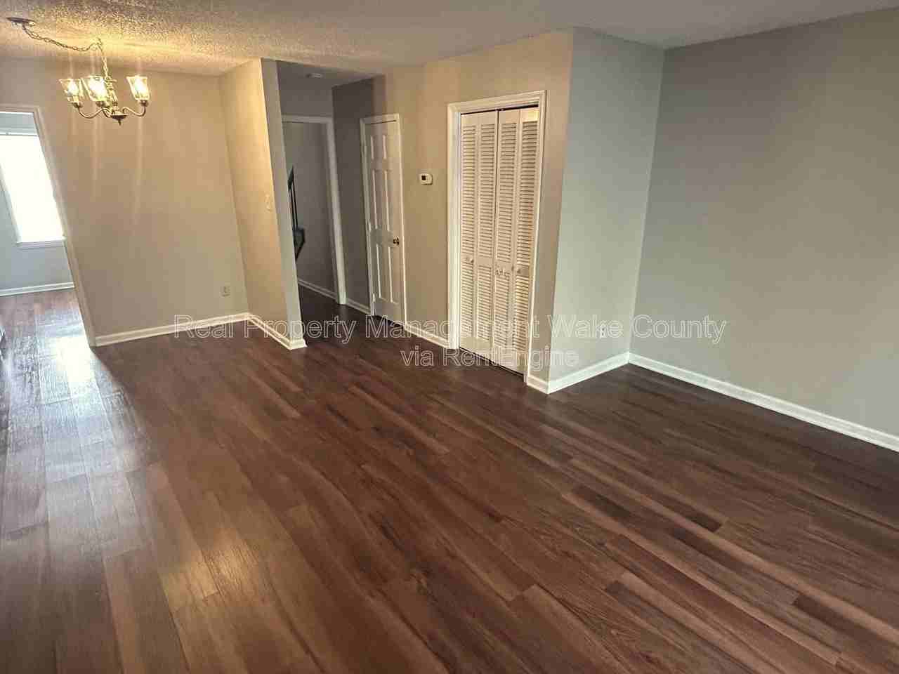 1410 Kent Rd - Photo 4 of 32