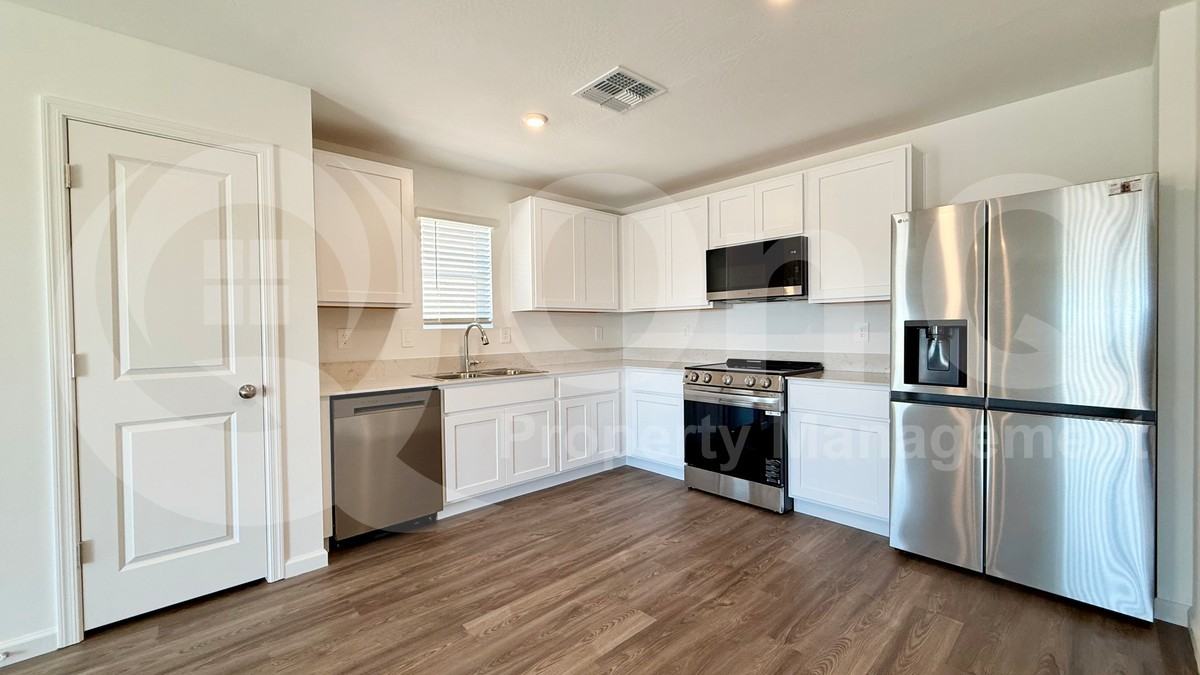 24501 W St Anne Ave - Photo 3 of 18