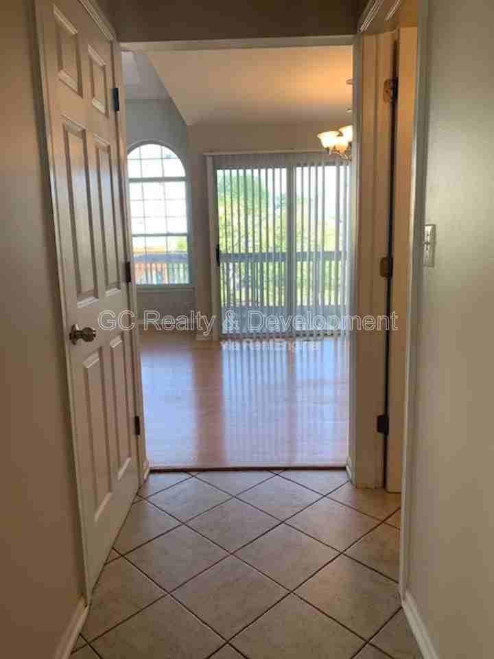 5474 Ridge Xing - Photo 7 of 28