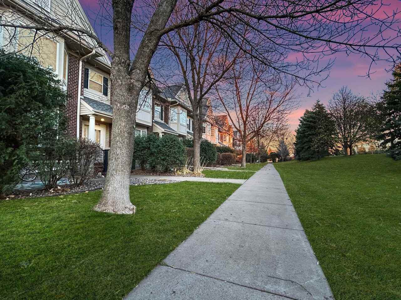 8449 Forestview Ln N - Photo 2 of 37