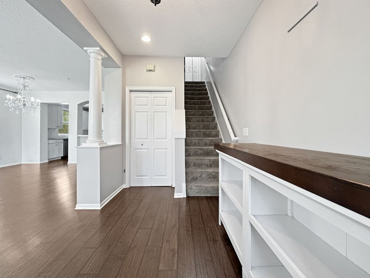 8449 Forestview Ln N - Photo 3 of 37