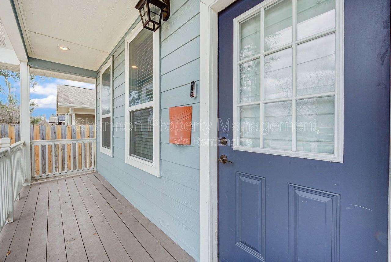 921 Kern St - Photo 4 of 26