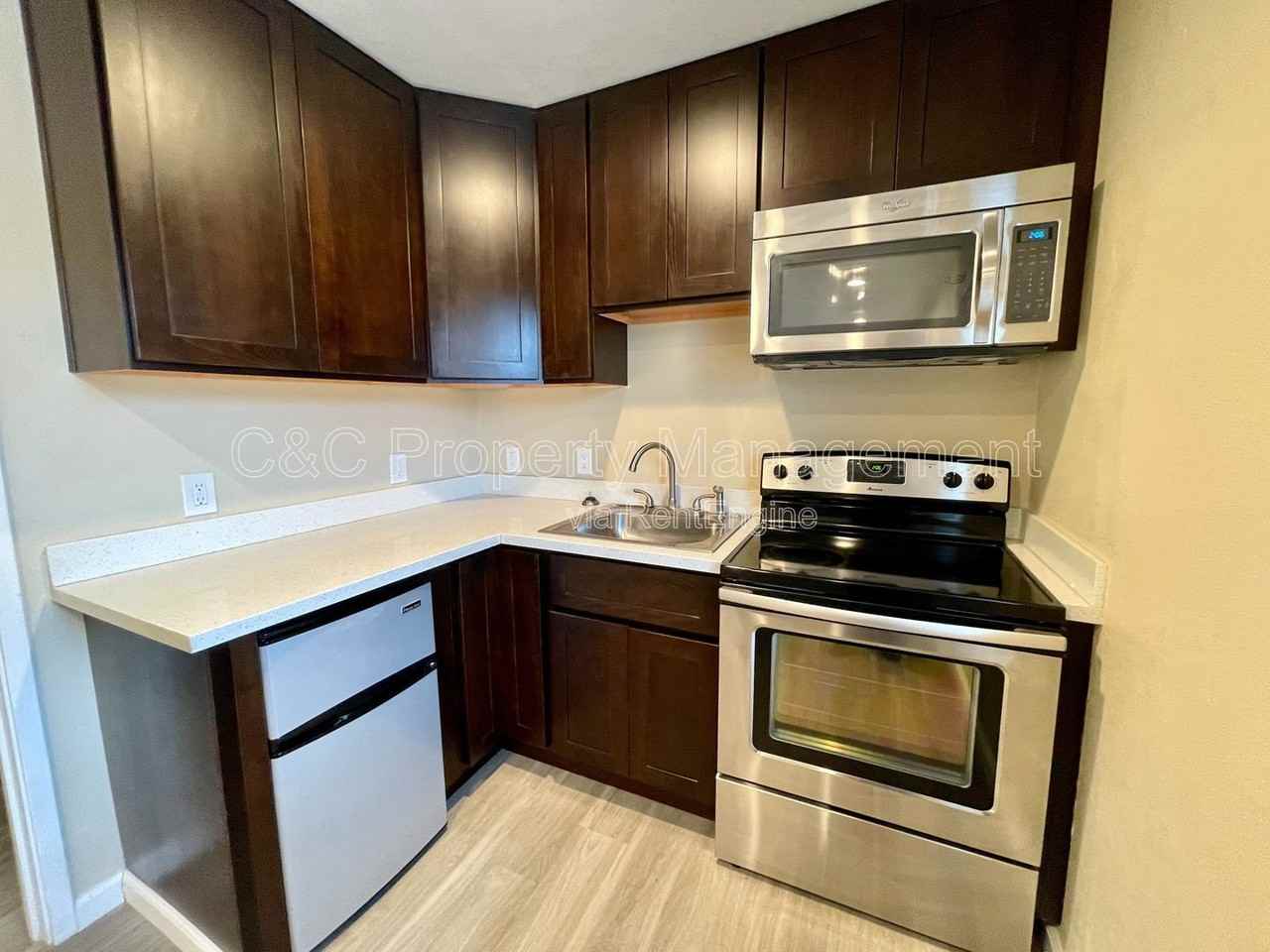 802 Sunset Dr #K - Photo 2 of 3