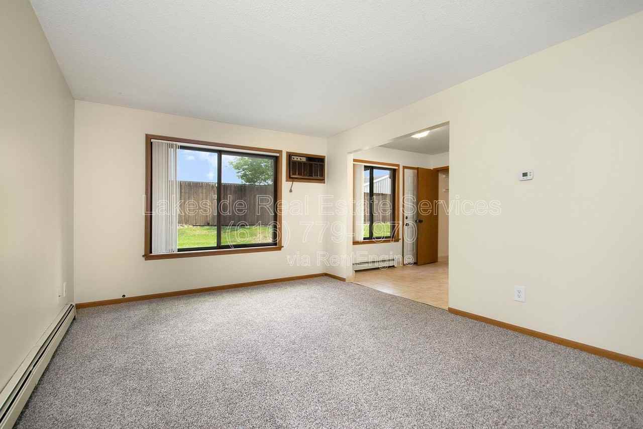 2940 Earle Ave Sw #1 - Photo 2 of 44