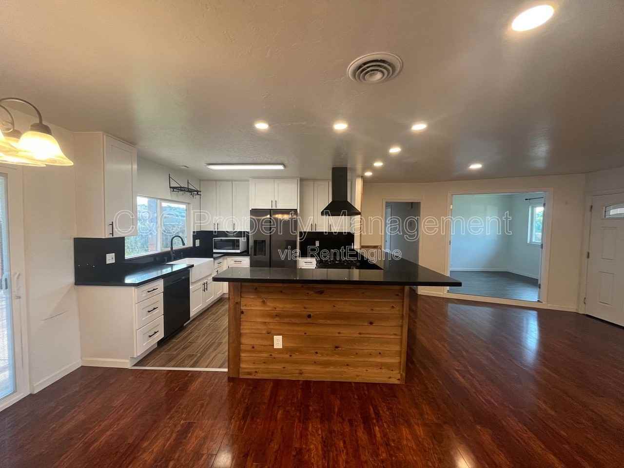 1770 Luxton St - Photo 3 of 13