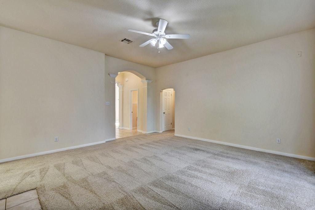 1016 Savanna Ln - Photo 5 of 26