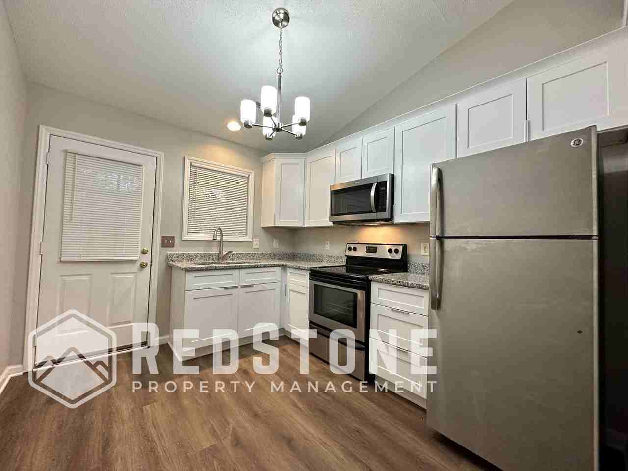 502 Lashley St #G - Photo 4 of 15