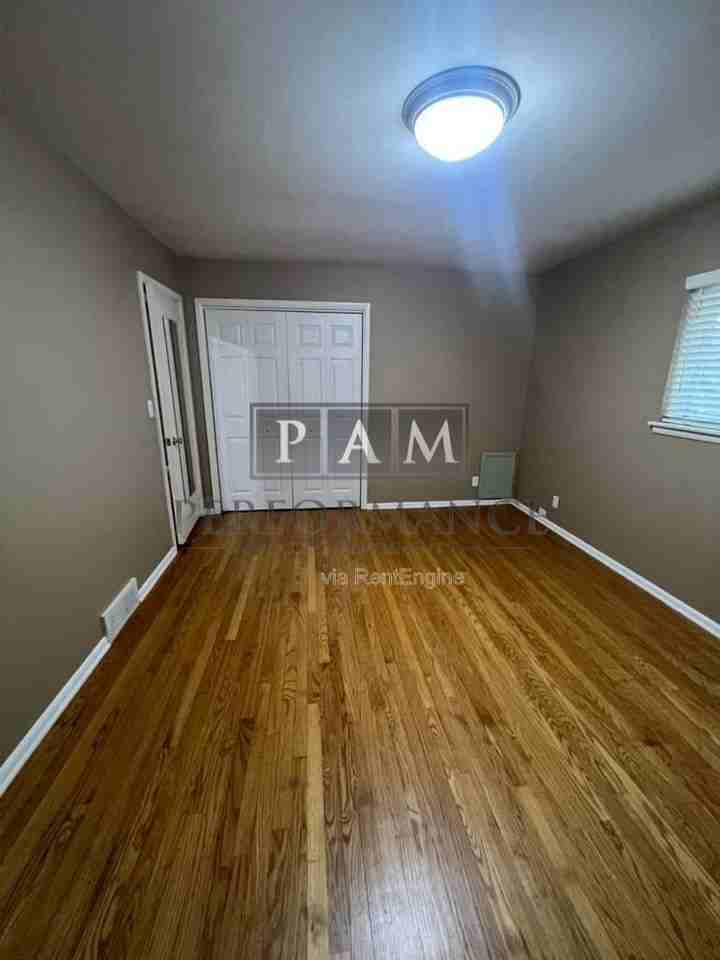 8862 N Malibu Dr - Photo 7 of 32