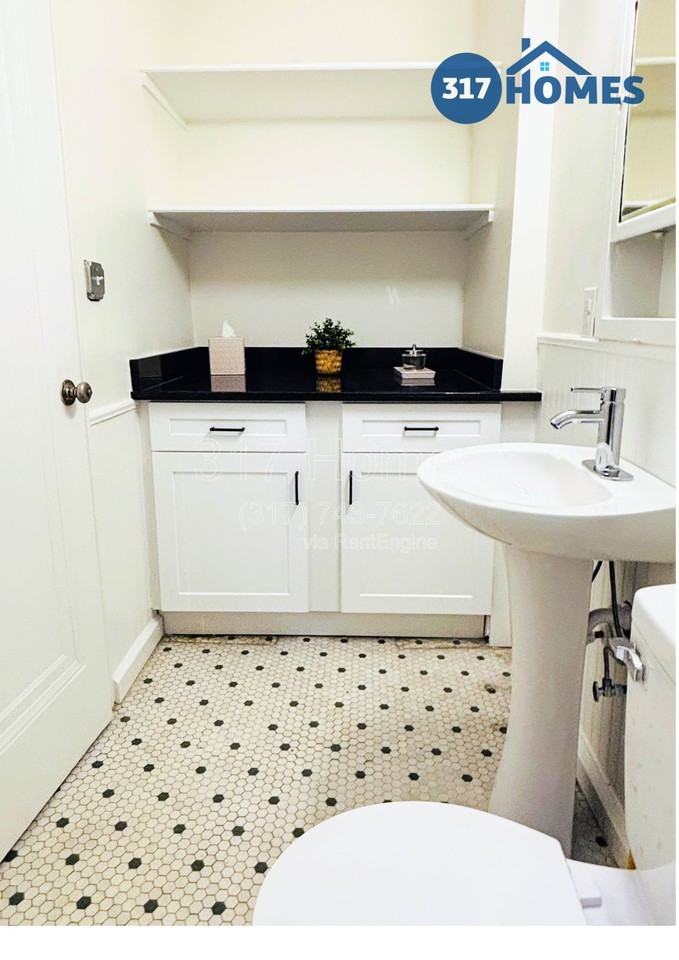 1503 N Pennsylvania St #14 - Photo 5 of 8