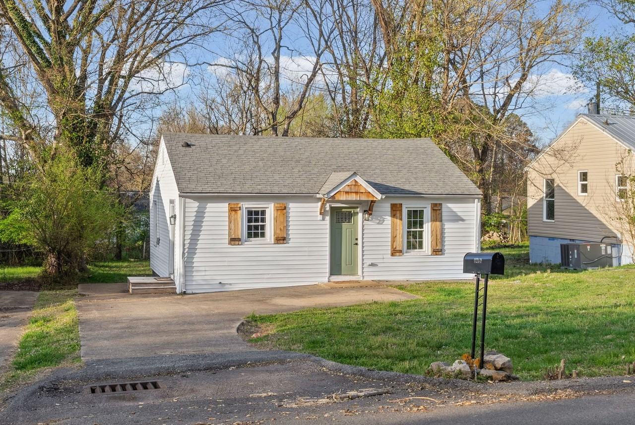 1251 Daniel St - Photo 3 of 26