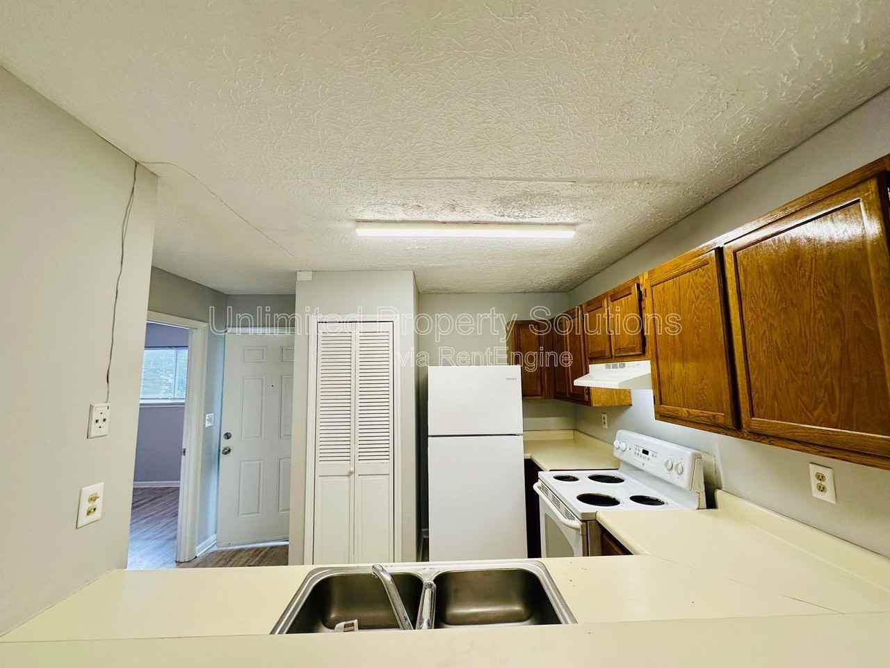 207 Sunn Aire Ct #C - Photo 2 of 15