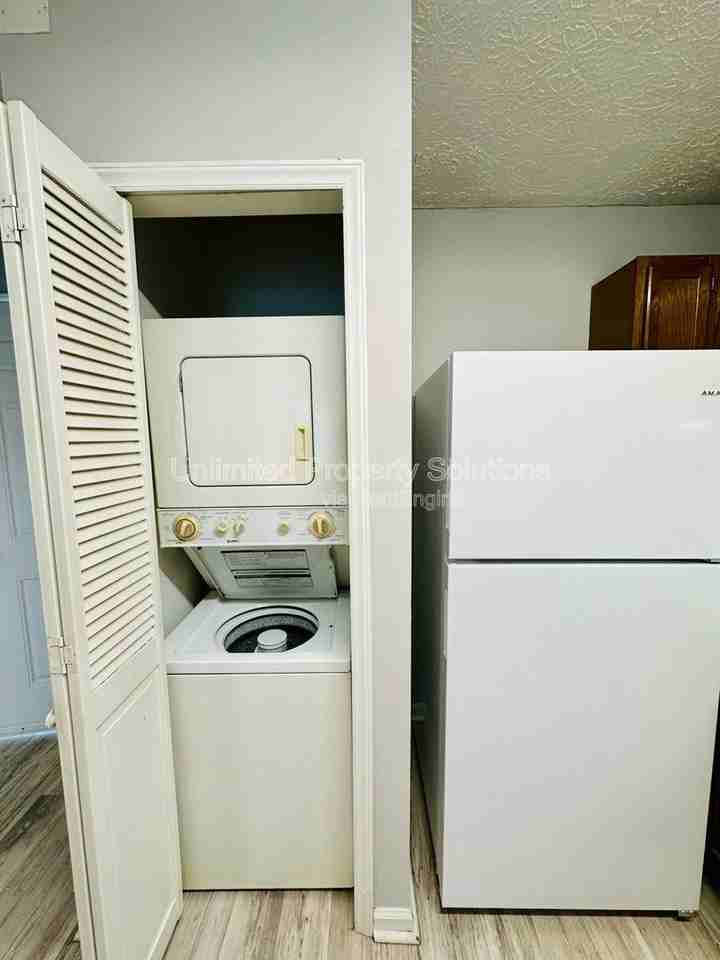 207 Sunn Aire Ct #C - Photo 4 of 15