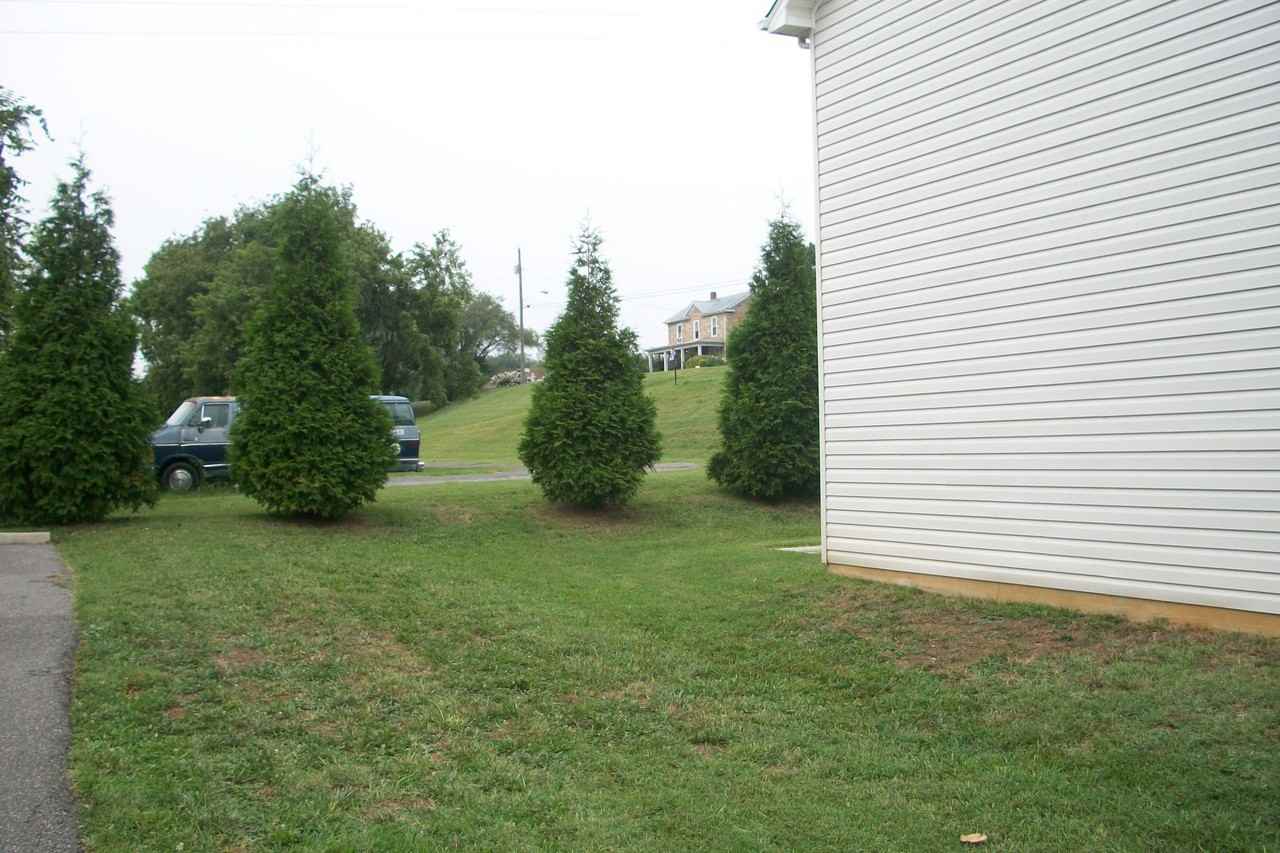 2625 Belle Ave NE - Photo 2 of 11