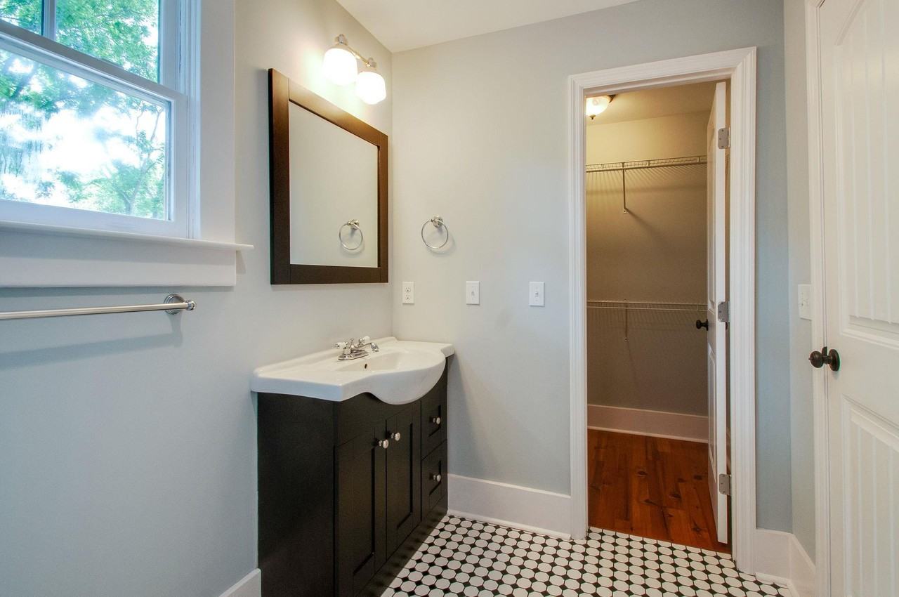 1306 Douglas Ave - Photo 3 of 28