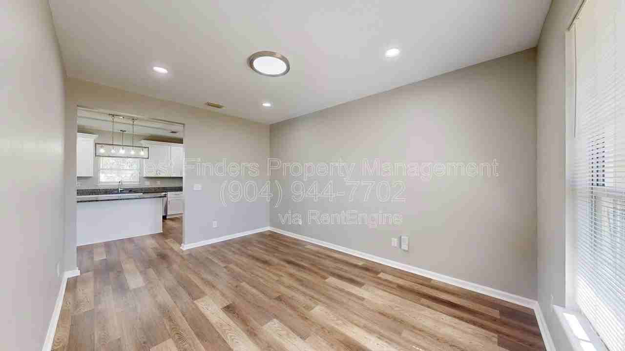 12383 Tropic Dr - Photo 5 of 43