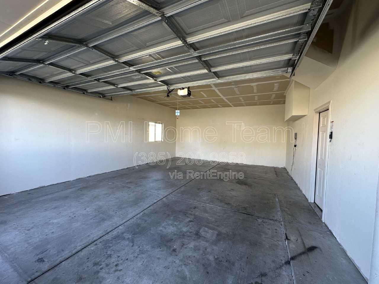 3133 W 525 N - Photo 2 of 23