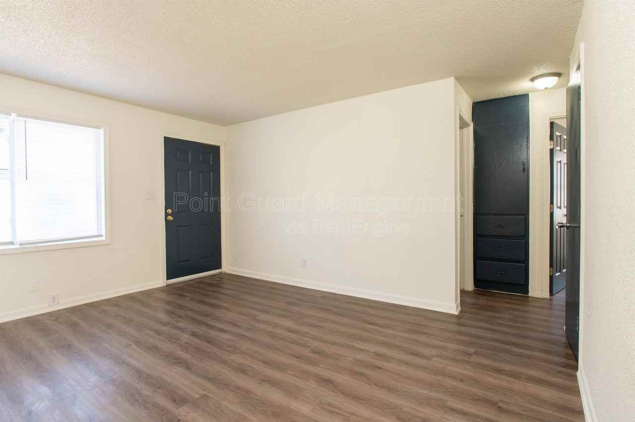 735 S Beverly Dr #735B - Photo 5 of 22