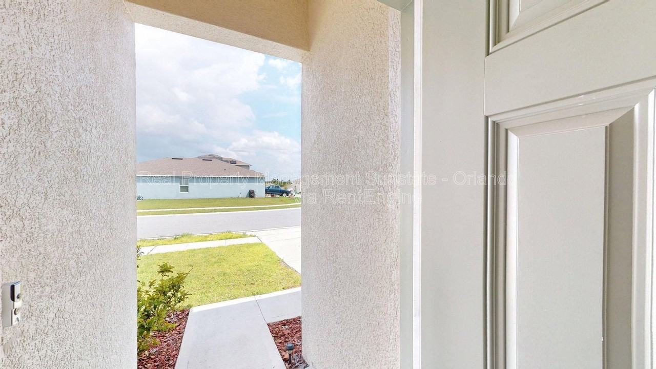 2116 Silver Brook Way - Photo 3 of 28