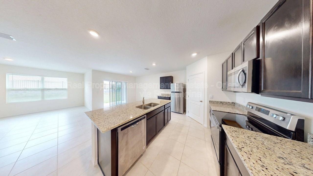 2116 Silver Brook Way - Photo 6 of 28