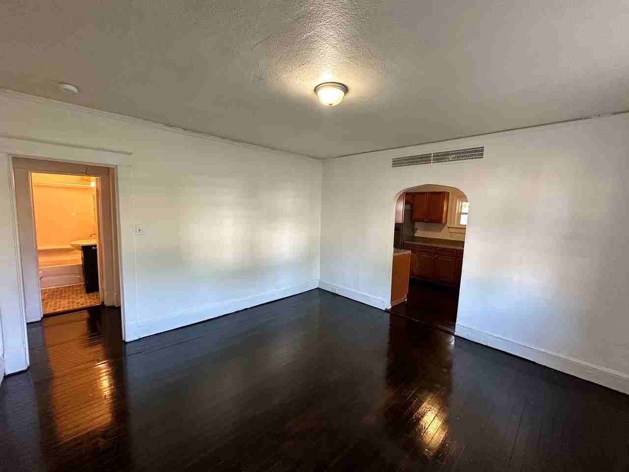 3154 Stockton St - Photo 4 of 14