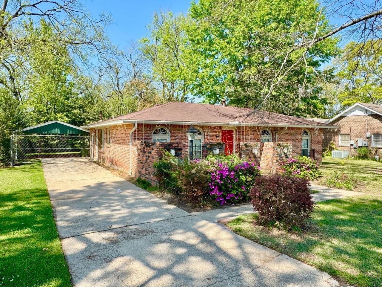 329 Northwestern Rd - Photo 2 of 39