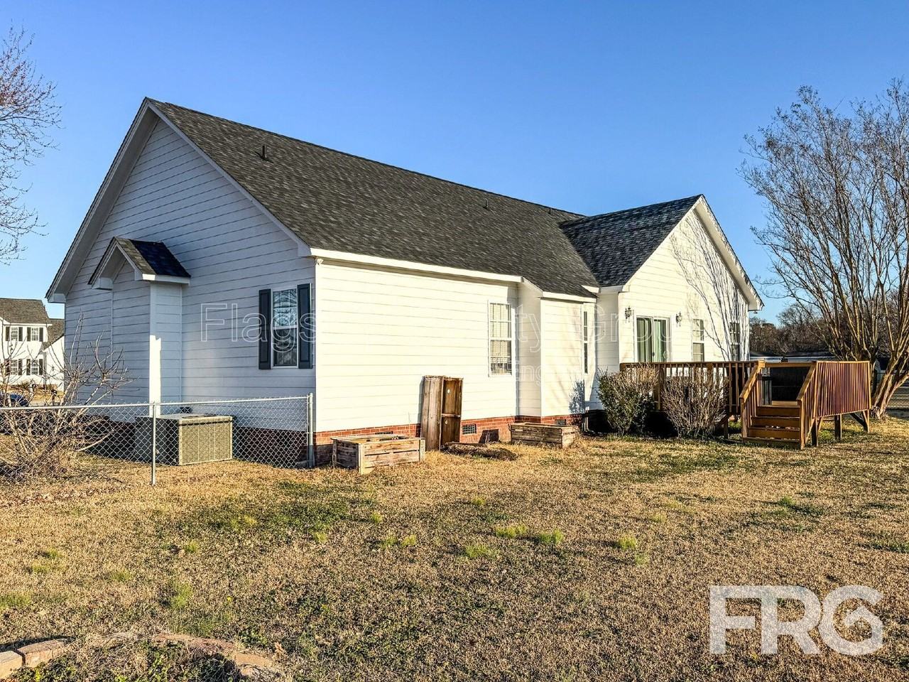 103 Thomick Pl - Photo 2 of 7