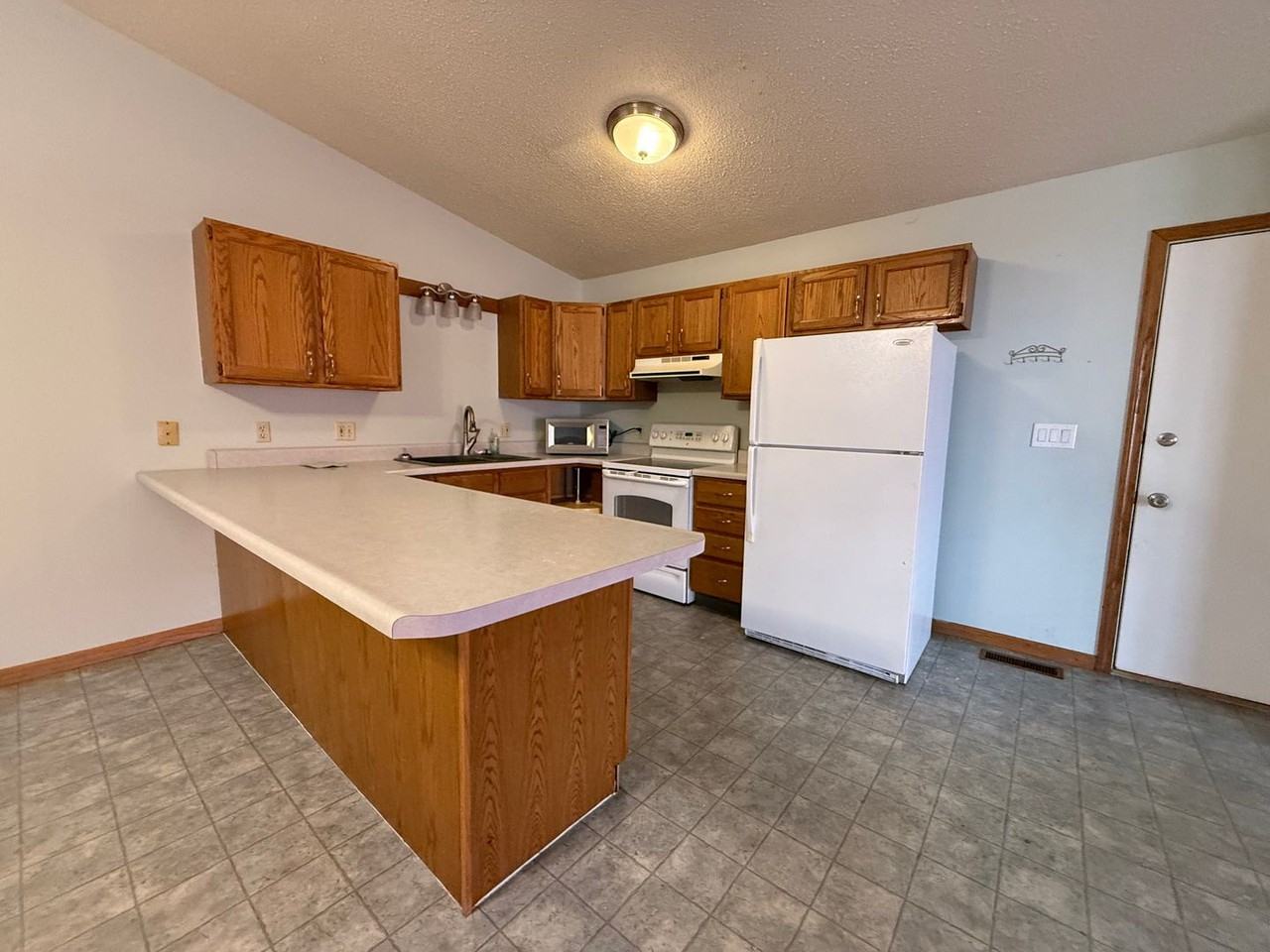 155 Wintergreen Dr - Photo 4 of 9