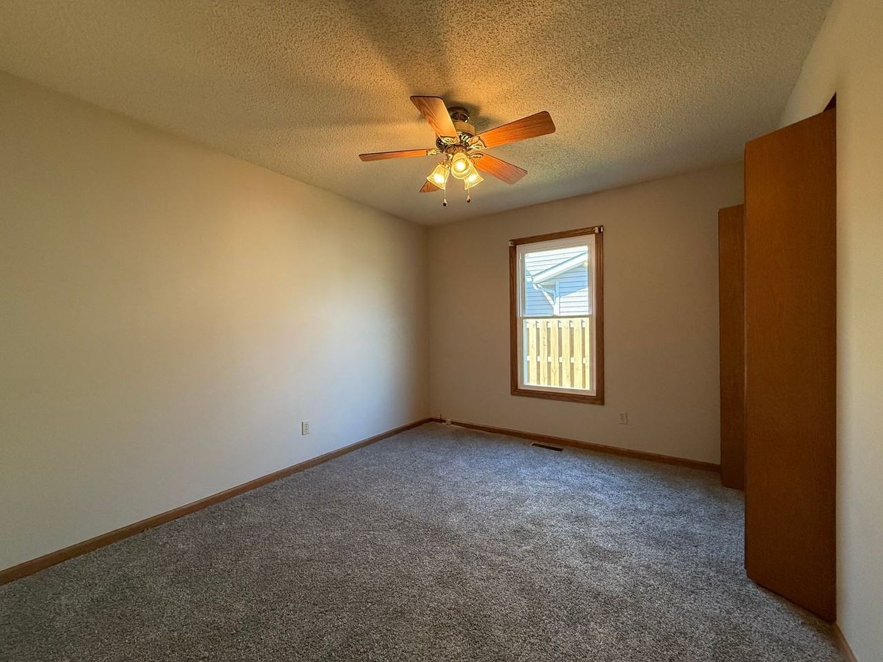 155 Wintergreen Dr - Photo 6 of 9