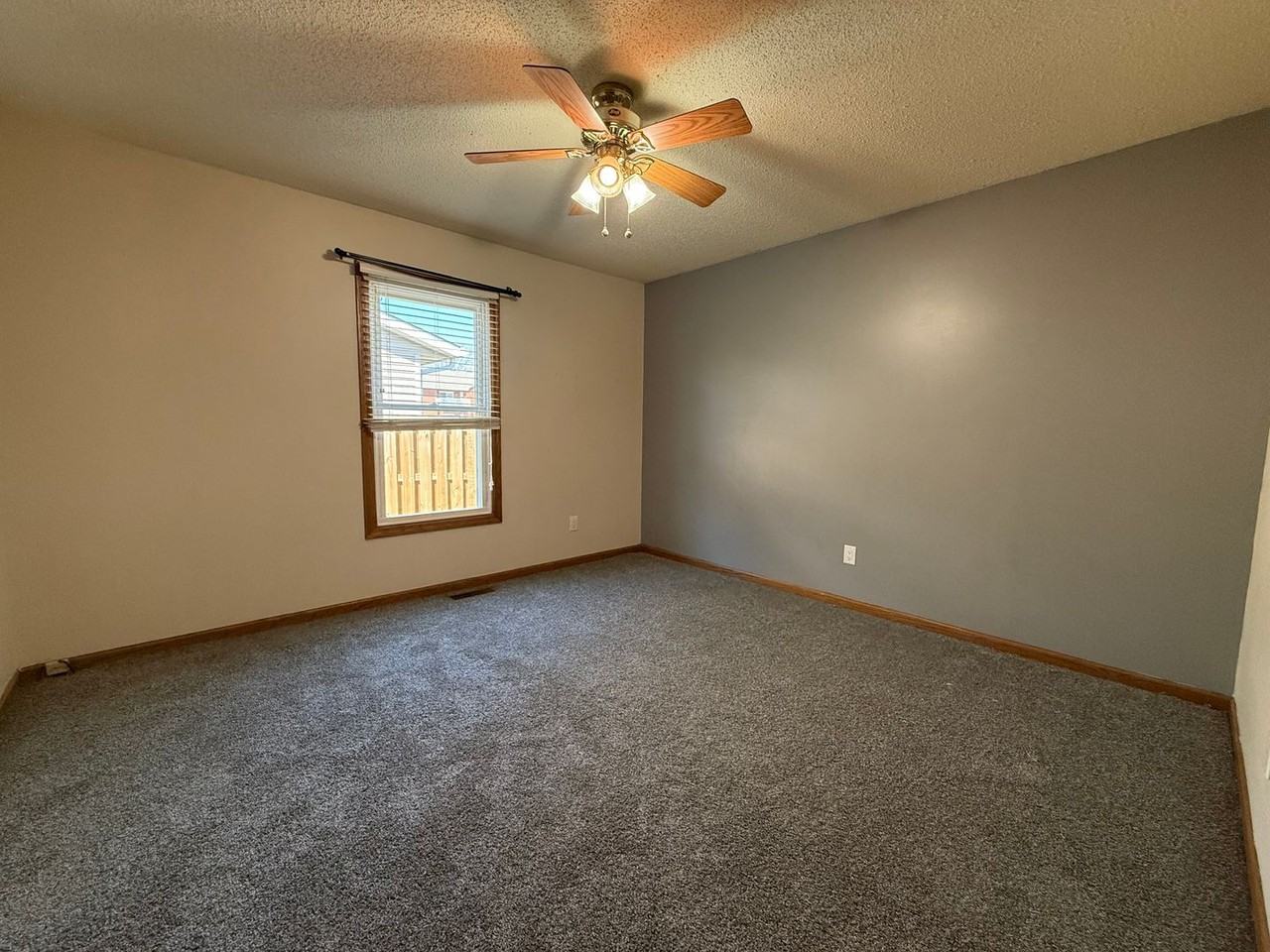 155 Wintergreen Dr - Photo 7 of 9