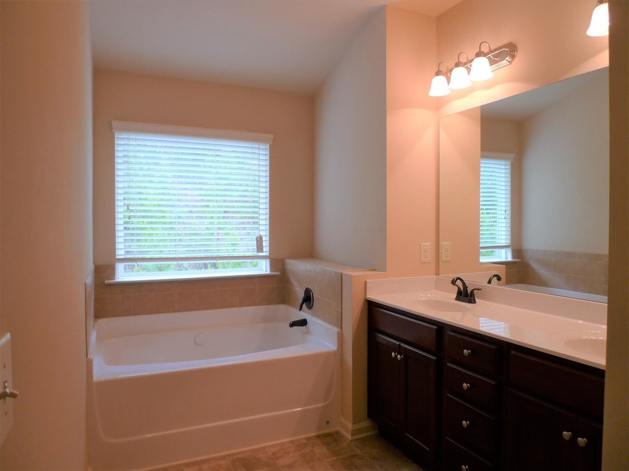 1840 Homeside Dr - Photo 6 of 10