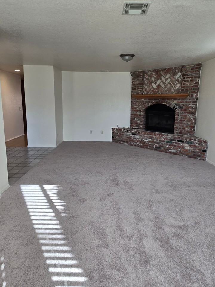 299 Alyssum Cir - Photo 4 of 10
