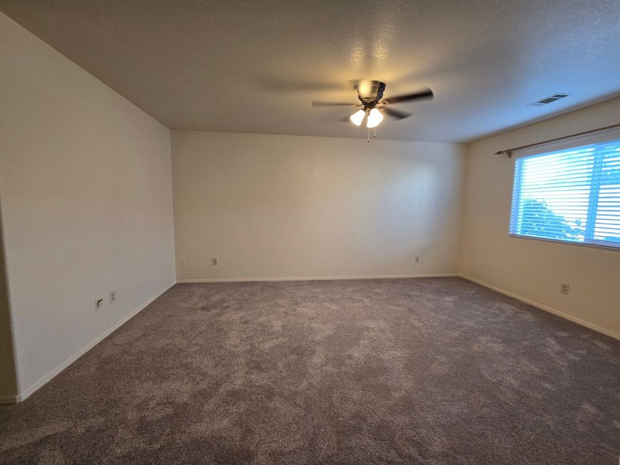 299 Alyssum Cir - Photo 5 of 10