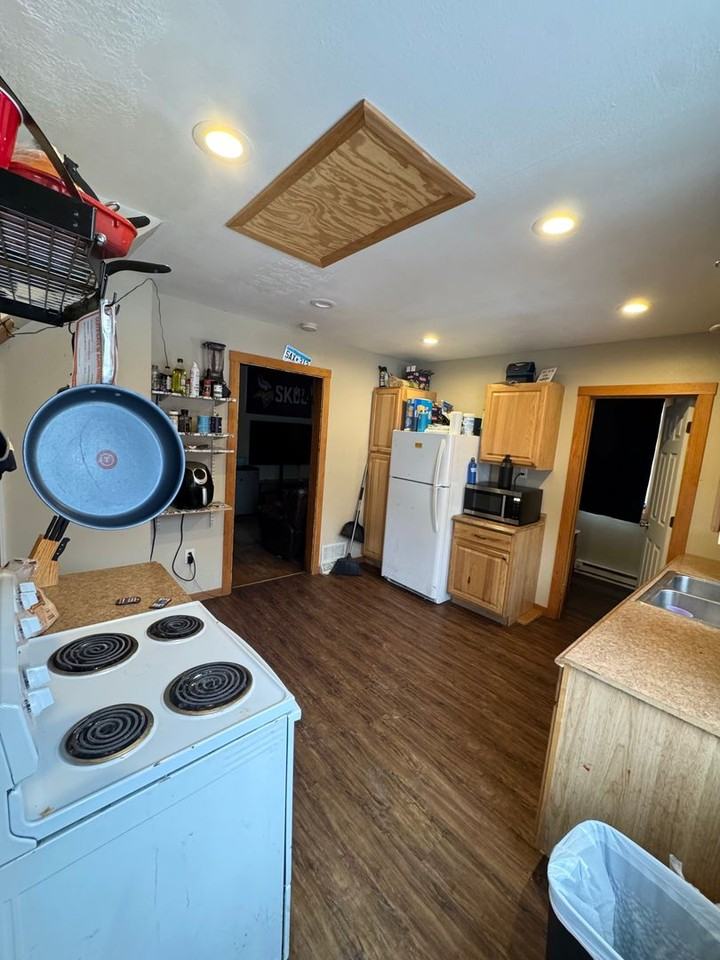 1821 E 1st St - Photo 4 of 21