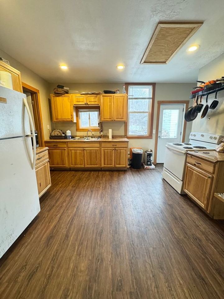 1821 E 1st St - Photo 6 of 21