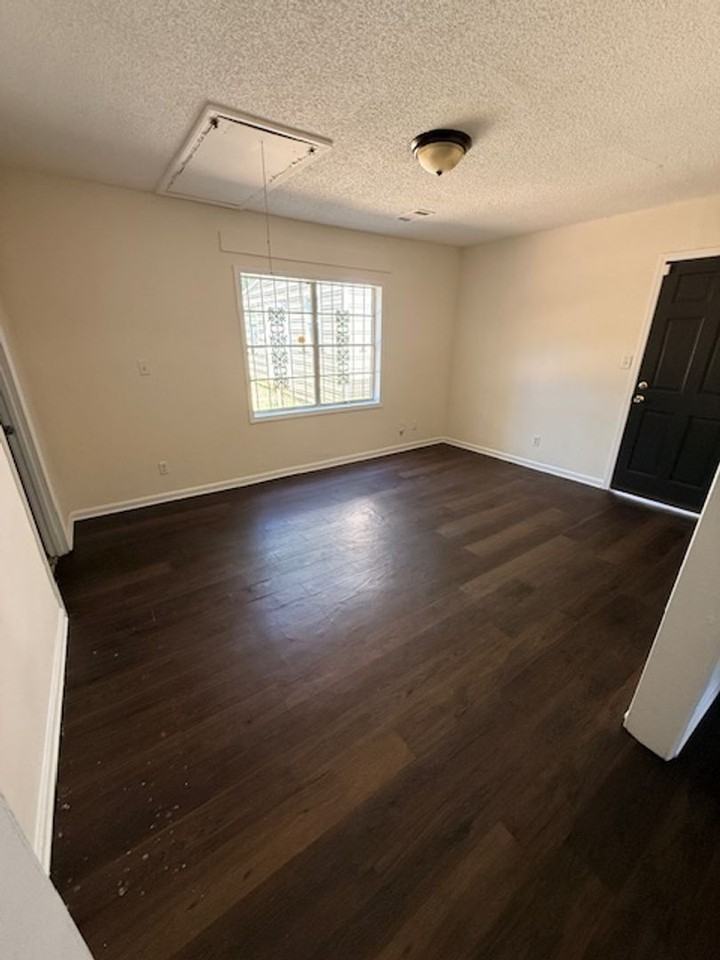 3624 36th Ct - Photo 6 of 9