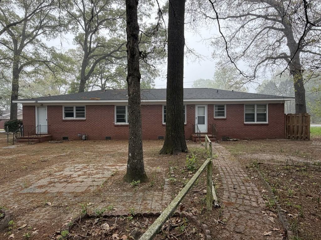 700 Green St - Photo 4 of 15