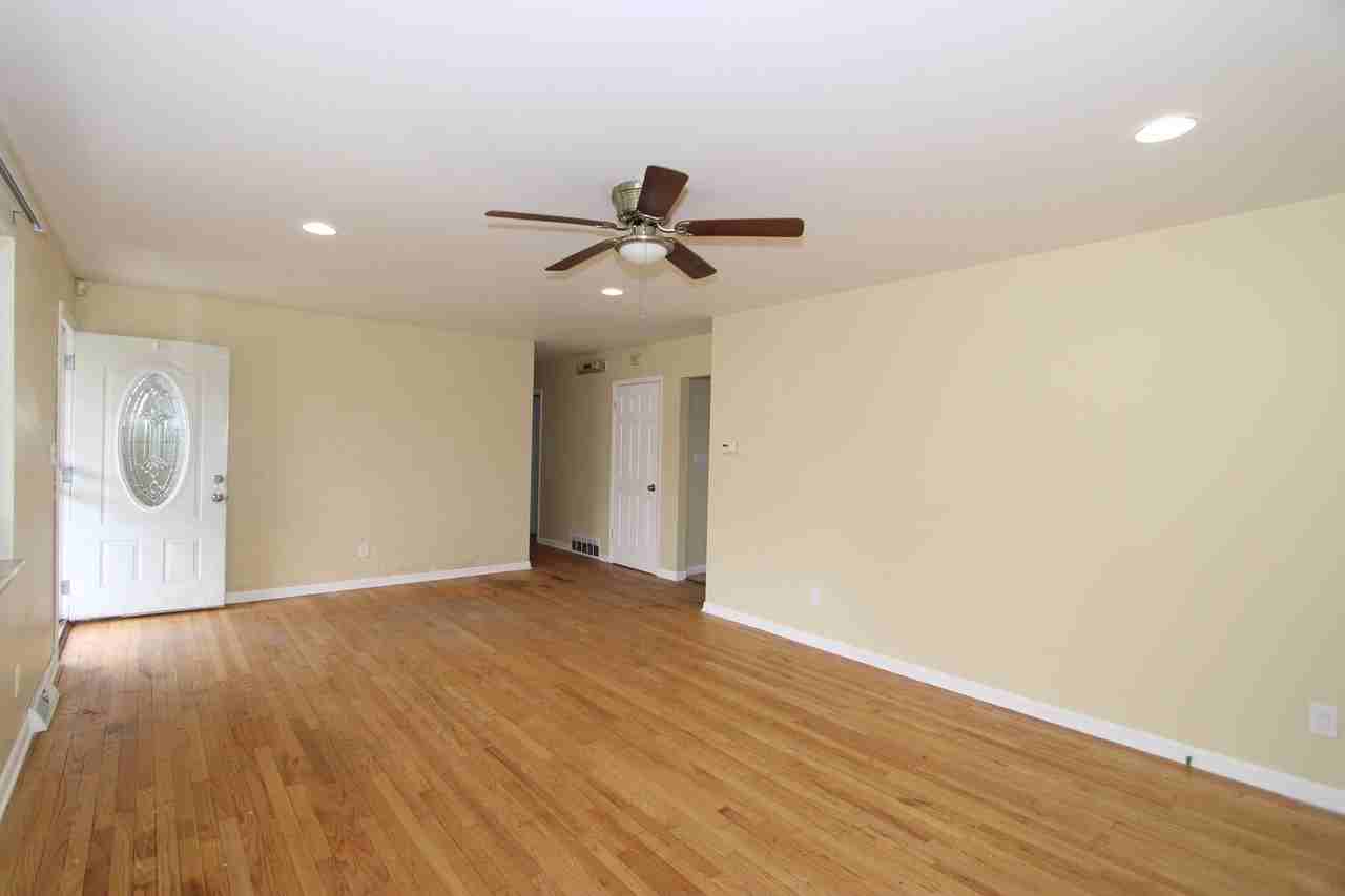 3842 Otis Dr - Photo 5 of 28