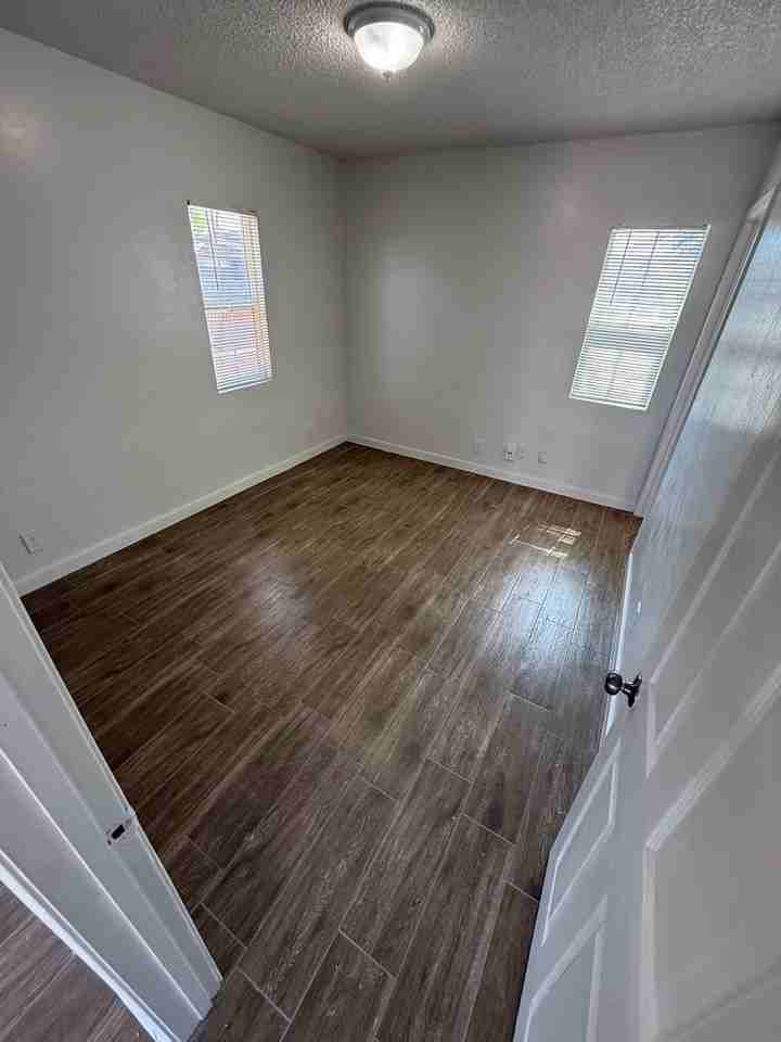 415 Jeffrey St - Photo 6 of 14