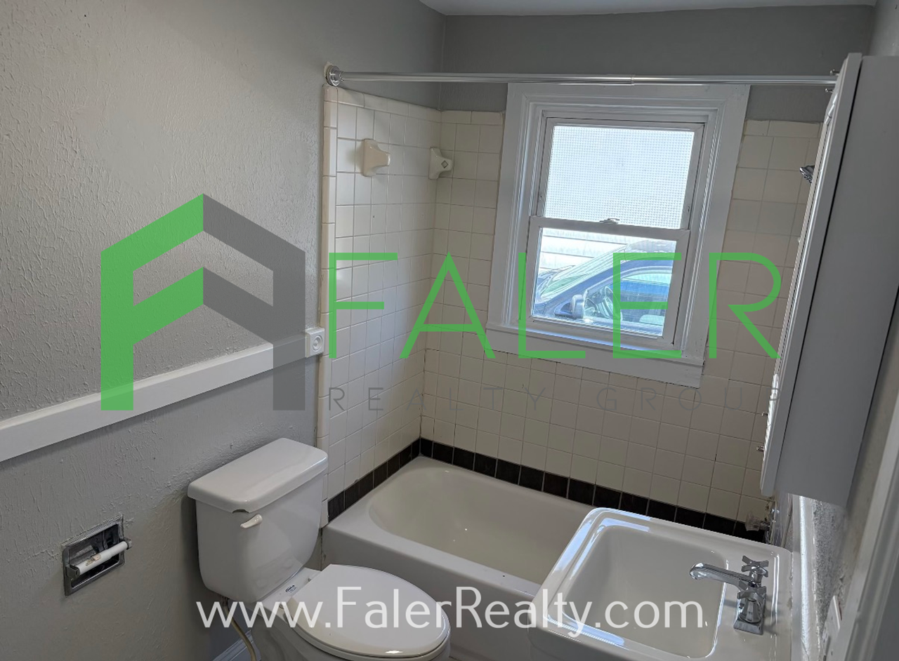 2052 Culver Ave - Photo 3 of 8